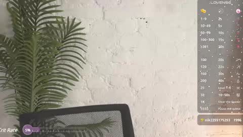 Snapshot of elliefrost chatting on February 21, 1:00 am elliefrost online show from February 21, 1:00 am