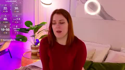 elliegarson__ online show from May 30, 5:10 pm