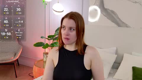 elliegarson__ online show from June 4, 5:19 pm