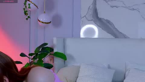 elliegarson__ online show from June 15, 5:04 pm
