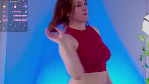 elliegarson__ online show from July 13, 5:05 pm