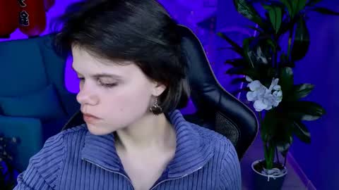 elliemurler online show from September 17, 9:11 am