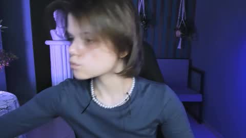 elliemurler online show from October 17, 9:12 am