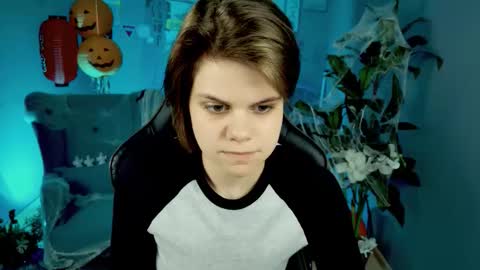 elliemurler online show from November 1, 9:22 am