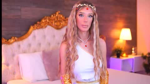 Ellie online show from October 31, 11:22 am