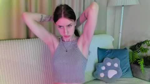 Snapshot of ellierough chatting on July 14, 3:22 am ellierough online show from July 14, 3:22 am