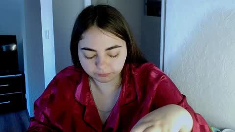 Snapshot of ellies_8 chatting on May 11, 6:52 am Ellie online show from May 11, 6:52 am