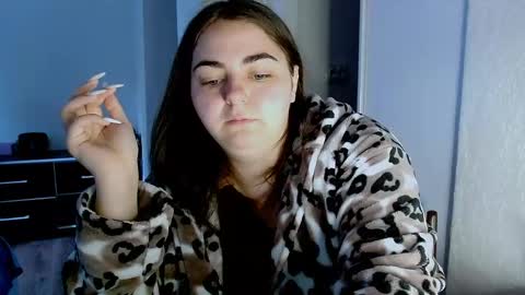 Snapshot of ellies_8 chatting on May 27, 3:47 am Ellie online show from May 27, 3:47 am