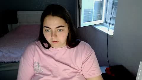 Snapshot of ellies_8 chatting on July 16, 3:12 am Ellie online show from July 16, 3:12 am
