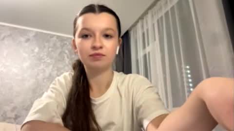 Snapshot of ellieschuffert chatting on December 2, 4:02 pm Ellie online show from December 2, 4:02 pm