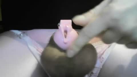 Snapshot of elliesissy chatting on June 11, 6:28 pm elliesissy online show from June 11, 6:28 pm