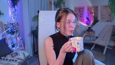 Elli online show from April 22, 6:38 am