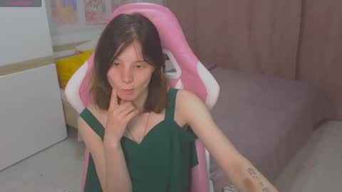 Snapshot of ellinblare chatting on June 5, 9:20 pm Ellin online show from June 5, 9:20 pm
