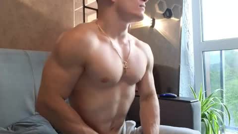 elliot_muscle04 online show from April 30, 3:29 pm
