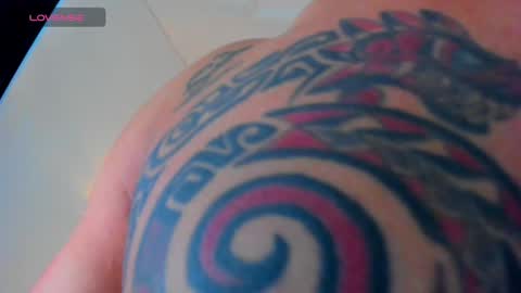 Snapshot of elliott_veelez chatting on February 4, 8:59 pm E L L I O T V E L E Z online show from February 4, 8:59 pm