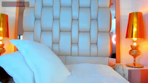 Snapshot of elliott_veelez chatting on February 10, 11:23 pm E L L I O T V E L E Z online show from February 10, 11:23 pm