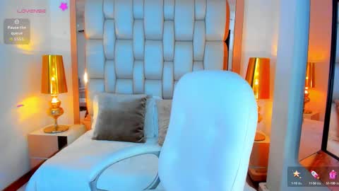 Snapshot of elliott_veelez chatting on September 11, 8:53 pm E L L I O T V E L E Z online show from September 11, 8:53 pm