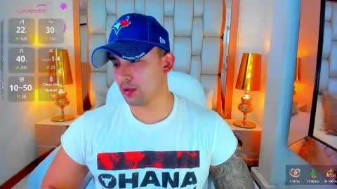 Snapshot of elliott_veelez chatting on November 28, 8:22 pm E L L I O T V E L E Z online show from November 28, 8:22 pm