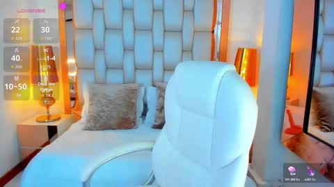 E L L I O T    V E L E Z online show from February 9, 8:35 pm