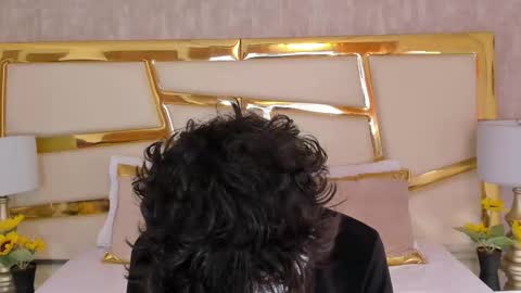 Snapshot of elliotvolkov chatting on December 17, 3:07 pm elliotvolkov online show from December 17, 3:07 pm