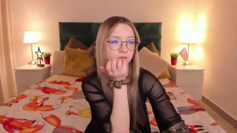 elliup online show from November 30, 8:07 am