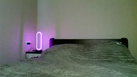 Snapshot of elliza_snow chatting on July 22, 7:44 am Eliza online show from July 22, 7:44 am