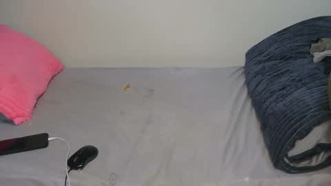 elllanna online show from December 4, 6:23 am