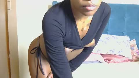 Snapshot of elllanna chatting on May 7, 8:47 pm elllanna online show from May 7, 8:47 pm