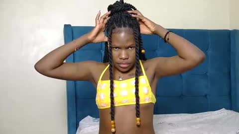 Snapshot of elllanna chatting on May 31, 10:55 pm elllanna online show from May 31, 10:55 pm