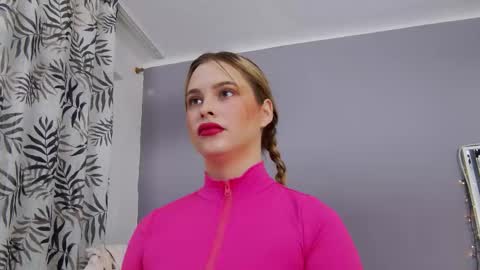 Snapshot of ellsa_jean chatting on October 8, 2:20 am Elsa Jean online show from October 8, 2:20 am