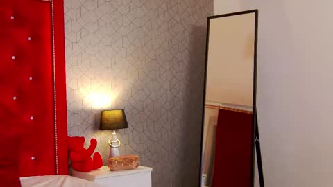 Snapshot of ellsa_jean chatting on November 14, 3:16 am Elsa Jean online show from November 14, 3:16 am