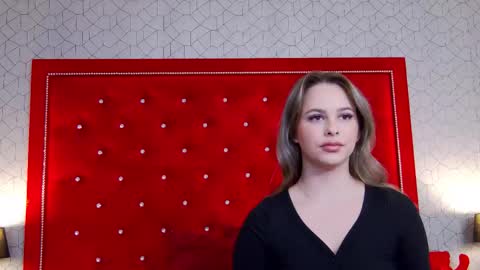 Snapshot of ellsa_jean chatting on November 18, 3:12 am Elsa Jean online show from November 18, 3:12 am