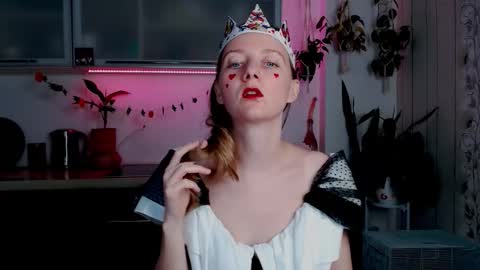 elly_helly online show from October 31, 8:21 pm