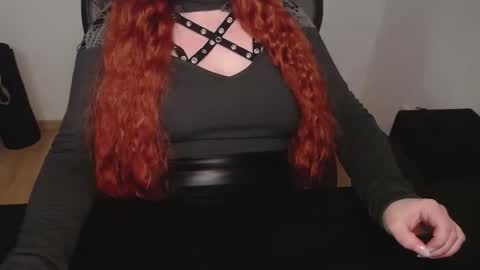 Elly online show from March 6, 8:38 pm