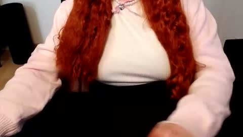 Elly online show from May 11, 6:49 pm
