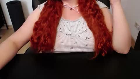 Elly online show from May 19, 12:55 pm