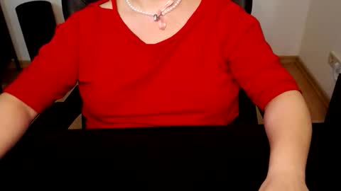 Elly online show from May 21, 6:48 pm