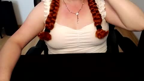 Elly online show from June 16, 11:13 am