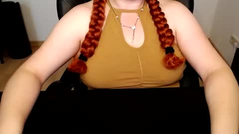 Elly online show from June 18, 6:46 am