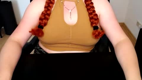Elly online show from June 18, 11:03 am
