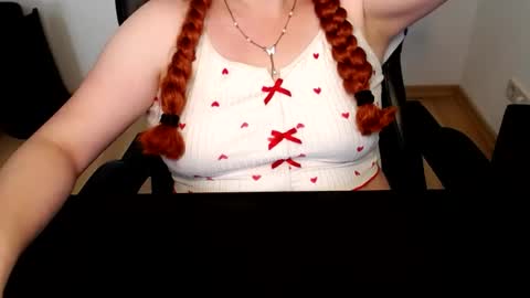 Elly online show from July 13, 11:35 am