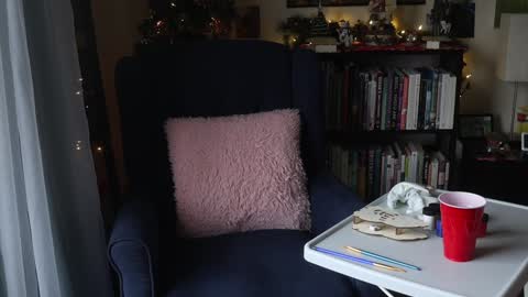 Snapshot of ellynaomi chatting on December 6, 4:06 pm Elly Naomi online show from December 6, 4:06 pm