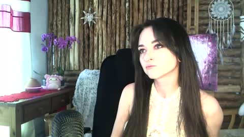 Snapshot of ellysan_del_art chatting on November 3, 11:44 am Ellysan de lart online show from November 3, 11:44 am