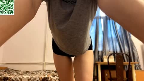 Snapshot of ellyspoerer chatting on May 11, 4:37 pm Sonya online show from May 11, 4:37 pm