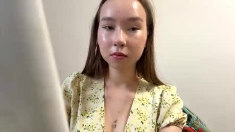 Snapshot of ellystea chatting on July 11, 6:05 am Elly online show from July 11, 6:05 am