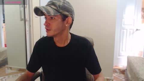 Snapshot of elmaster0111 chatting on December 3, 12:36 pm Zeki online show from December 3, 12:36 pm