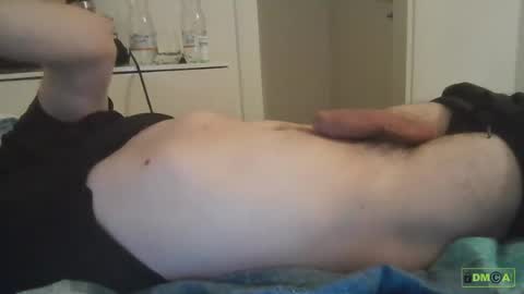 Snapshot of elmoro101 chatting on April 28, 8:03 pm elmoro101 online show from April 28, 8:03 pm