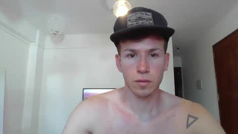 Snapshot of elnenedearg chatting on January 15, 8:58 pm elnenedearg online show from January 15, 8:58 pm