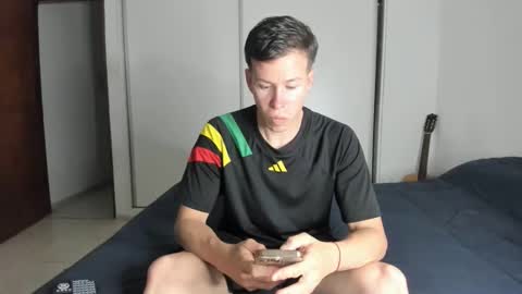 Snapshot of elnenedearg chatting on October 5, 10:40 pm elnenedearg online show from October 5, 10:40 pm