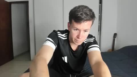 Snapshot of elnenedearg chatting on October 15, 1:39 am elnenedearg online show from October 15, 1:39 am